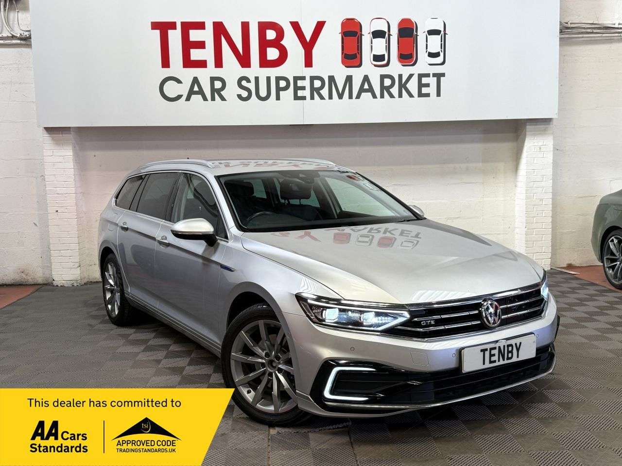 A 2019 VOLKSWAGEN PASSAT 1.4 TSI 13kWh GTE Advance Estate 5dr Petrol Plug-in Hybrid DSG Euro 6 (s/s) A 2019 VOLKSWAGEN PASSAT 1.4 TSI 13kWh GTE Advance Estate 5dr Petrol Plug-in Hybrid DSG Euro 6 (s/s)