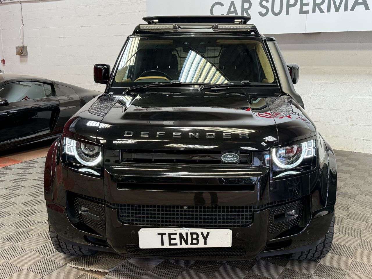 A 2021 LAND ROVER DEFENDER 110 3.0 D250 MHEV XS Edition SUV 5dr Diesel Auto 4WD Euro 6 (s/s) (250 ps) AMB A 2021 LAND ROVER DEFENDER 110 3.0 D250 MHEV XS Edition SUV 5dr Diesel Auto 4WD Euro 6 (s/s) (250 ps) AMB
