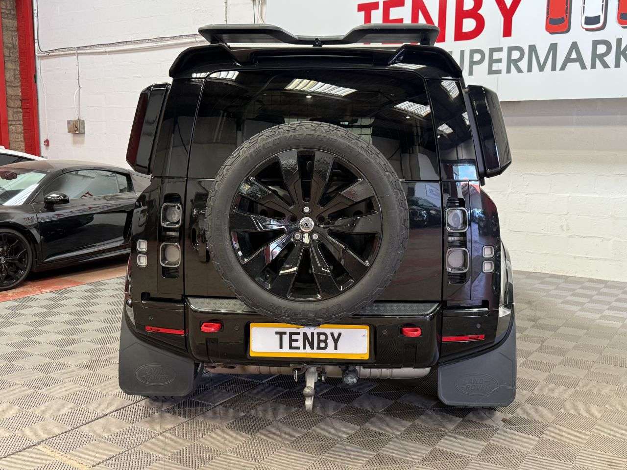 2021 LAND ROVER DEFENDER 110 2021 LAND ROVER DEFENDER 110