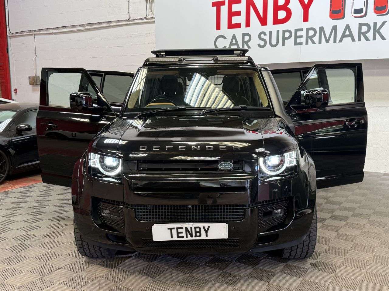 2021 LAND ROVER DEFENDER 110 2021 LAND ROVER DEFENDER 110