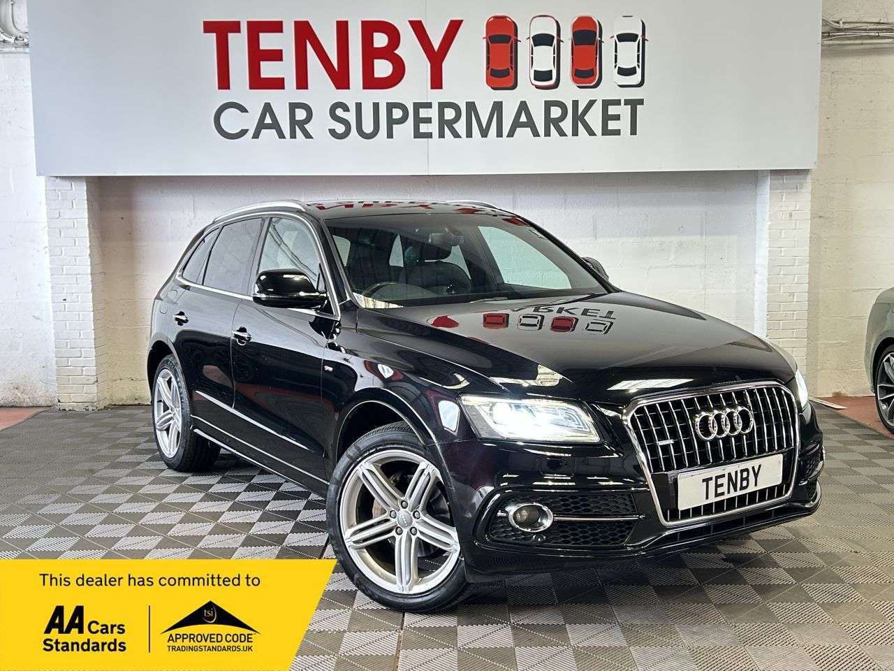 A 2016 AUDI Q5 2.0 TDI S line Plus SUV 5dr Diesel S Tronic quattro Euro 6 (s/s) (190 ps) 2 A 2016 AUDI Q5 2.0 TDI S line Plus SUV 5dr Diesel S Tronic quattro Euro 6 (s/s) (190 ps) 2