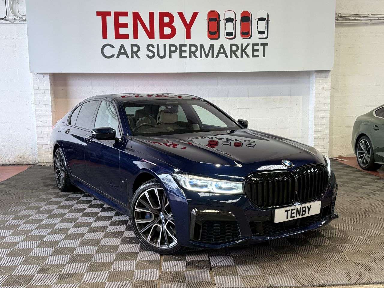 A 2019 BMW 7 SERIES 3.0 745e 12kWh M Sport Saloon 4dr Petrol Plug-in Hybrid Auto Euro 6 (s/s) ( A 2019 BMW 7 SERIES 3.0 745e 12kWh M Sport Saloon 4dr Petrol Plug-in Hybrid Auto Euro 6 (s/s) (