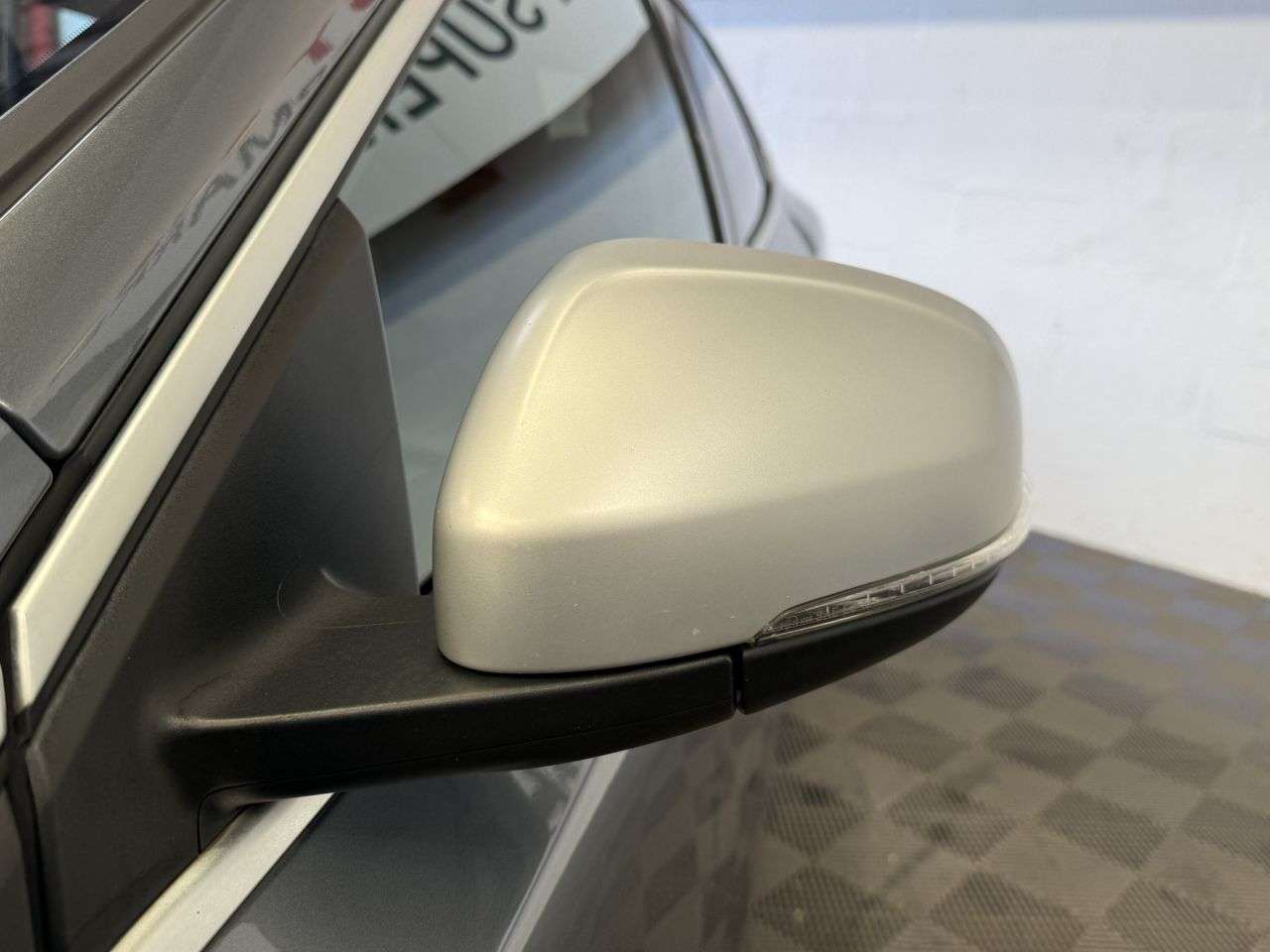 2016 VOLVO V40 2016 VOLVO V40