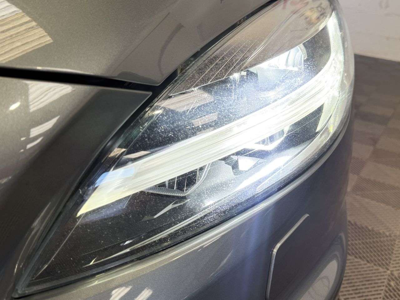 2016 VOLVO V40 2016 VOLVO V40
