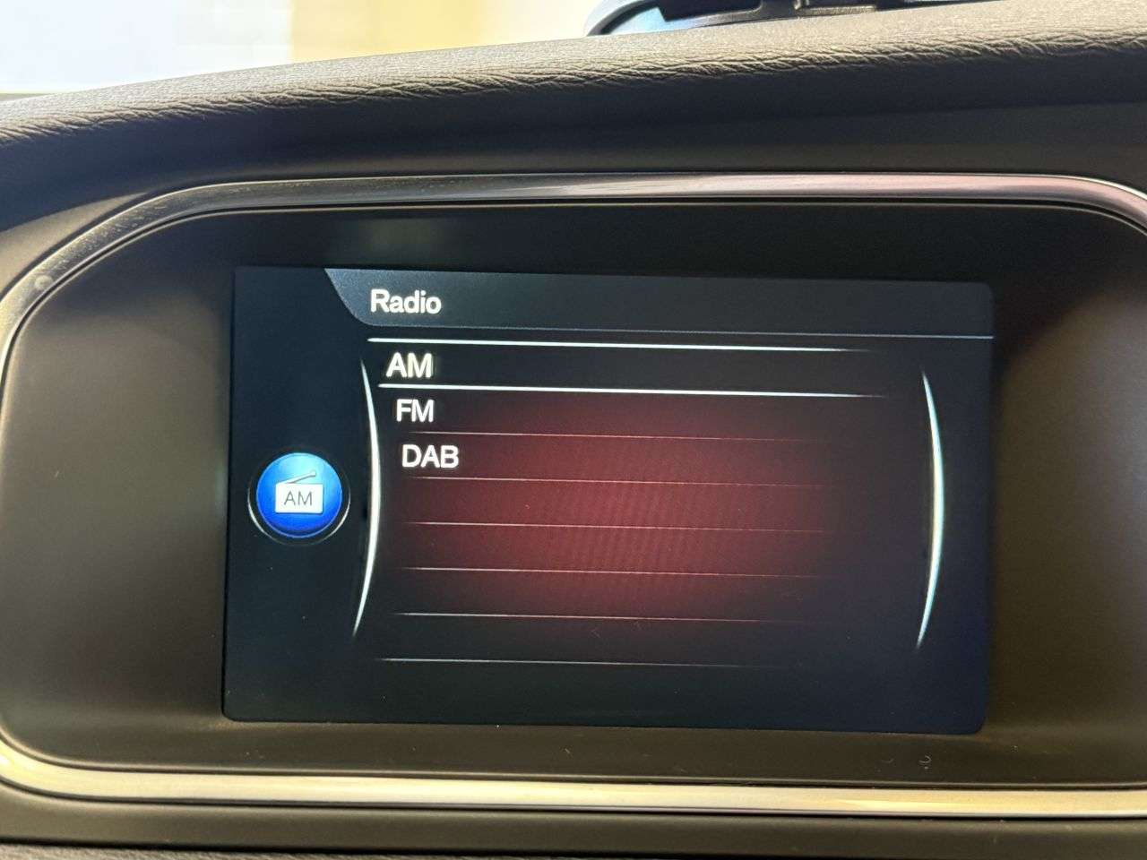 2016 VOLVO V40 2016 VOLVO V40