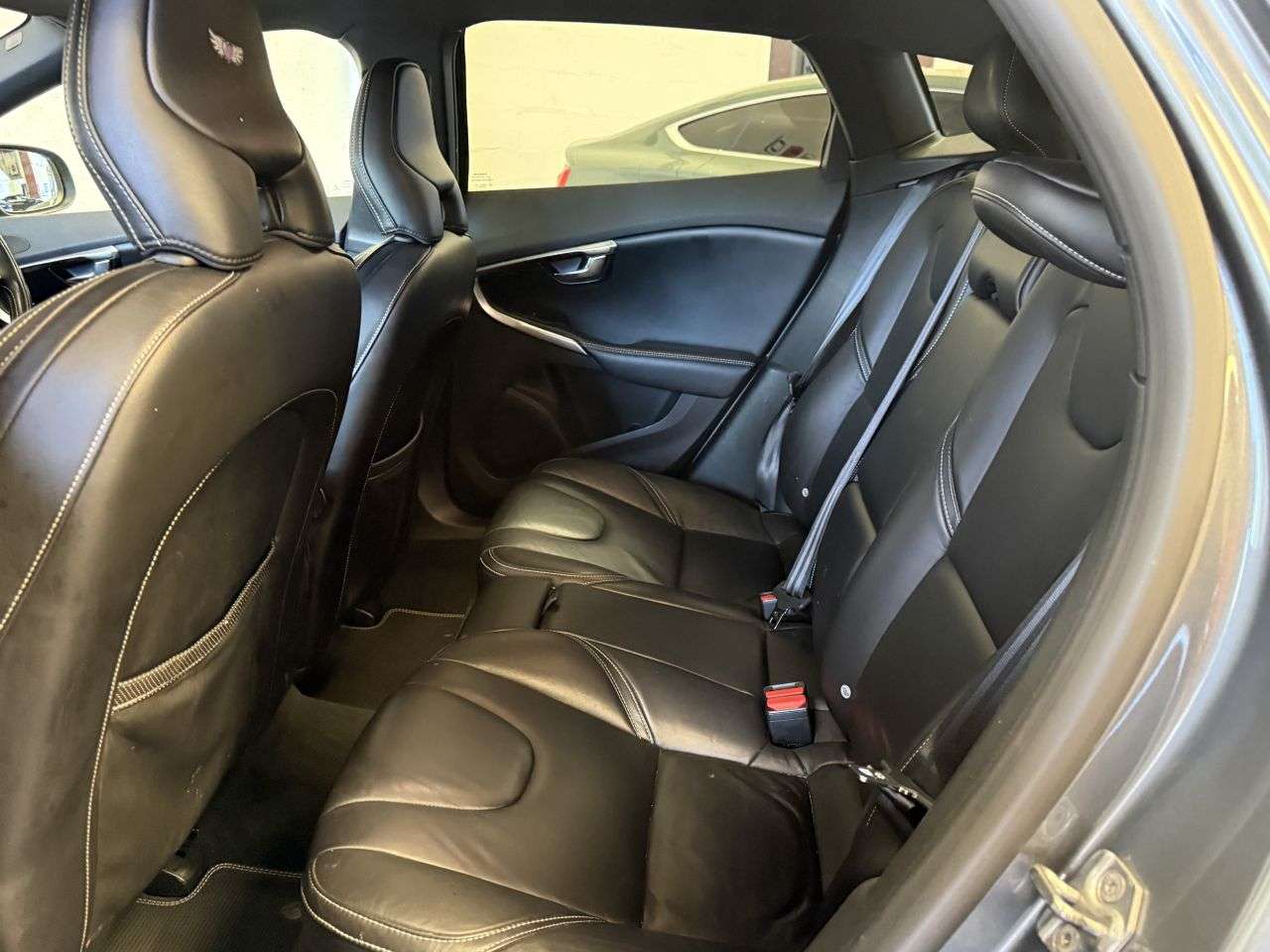 2016 VOLVO V40 2016 VOLVO V40