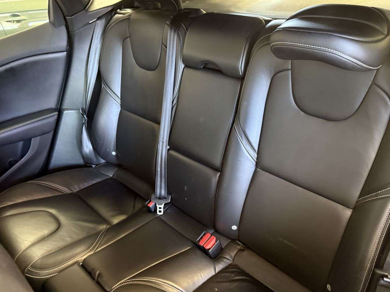 2016 VOLVO V40 2016 VOLVO V40