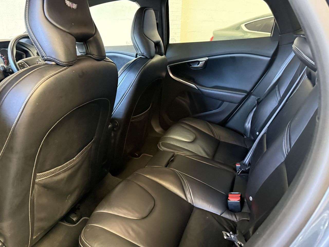 2016 VOLVO V40 2016 VOLVO V40