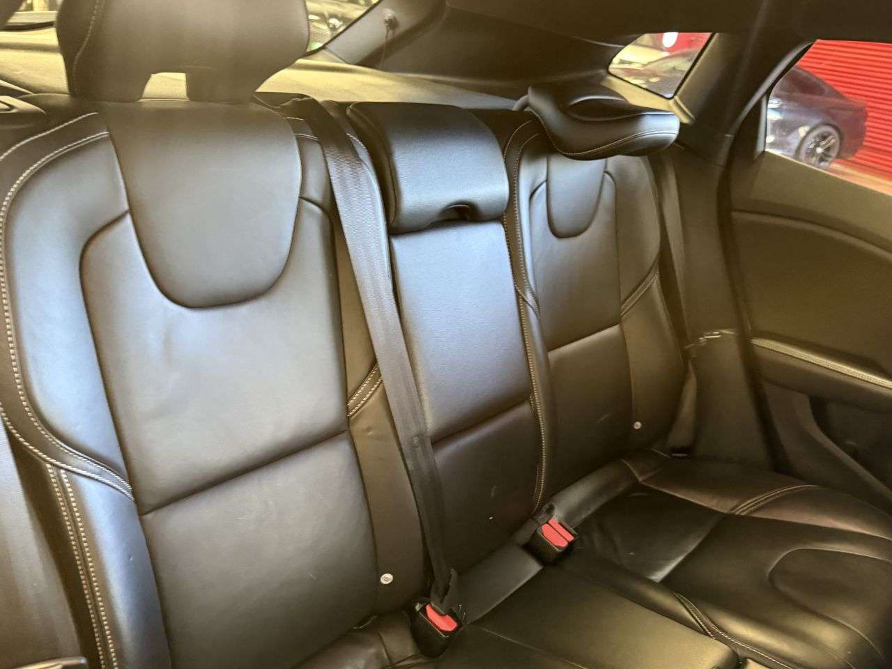 2016 VOLVO V40 2016 VOLVO V40