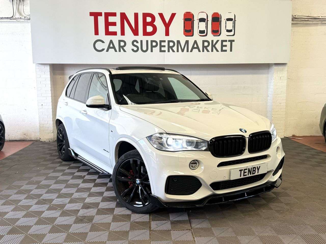 A 2018 BMW X5 3.0 30d M Sport SUV 5dr Diesel Auto xDrive Euro 6 (s/s) (258 ps) REV CAMERA A 2018 BMW X5 3.0 30d M Sport SUV 5dr Diesel Auto xDrive Euro 6 (s/s) (258 ps) REV CAMERA
