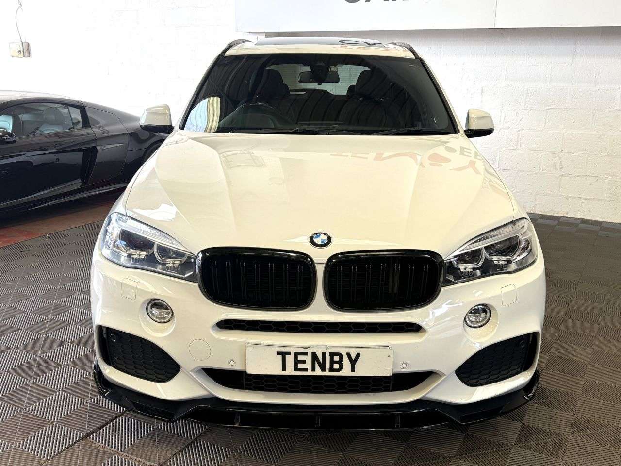 A 2018 BMW X5 3.0 30d M Sport SUV 5dr Diesel Auto xDrive Euro 6 (s/s) (258 ps) REV CAMERA A 2018 BMW X5 3.0 30d M Sport SUV 5dr Diesel Auto xDrive Euro 6 (s/s) (258 ps) REV CAMERA