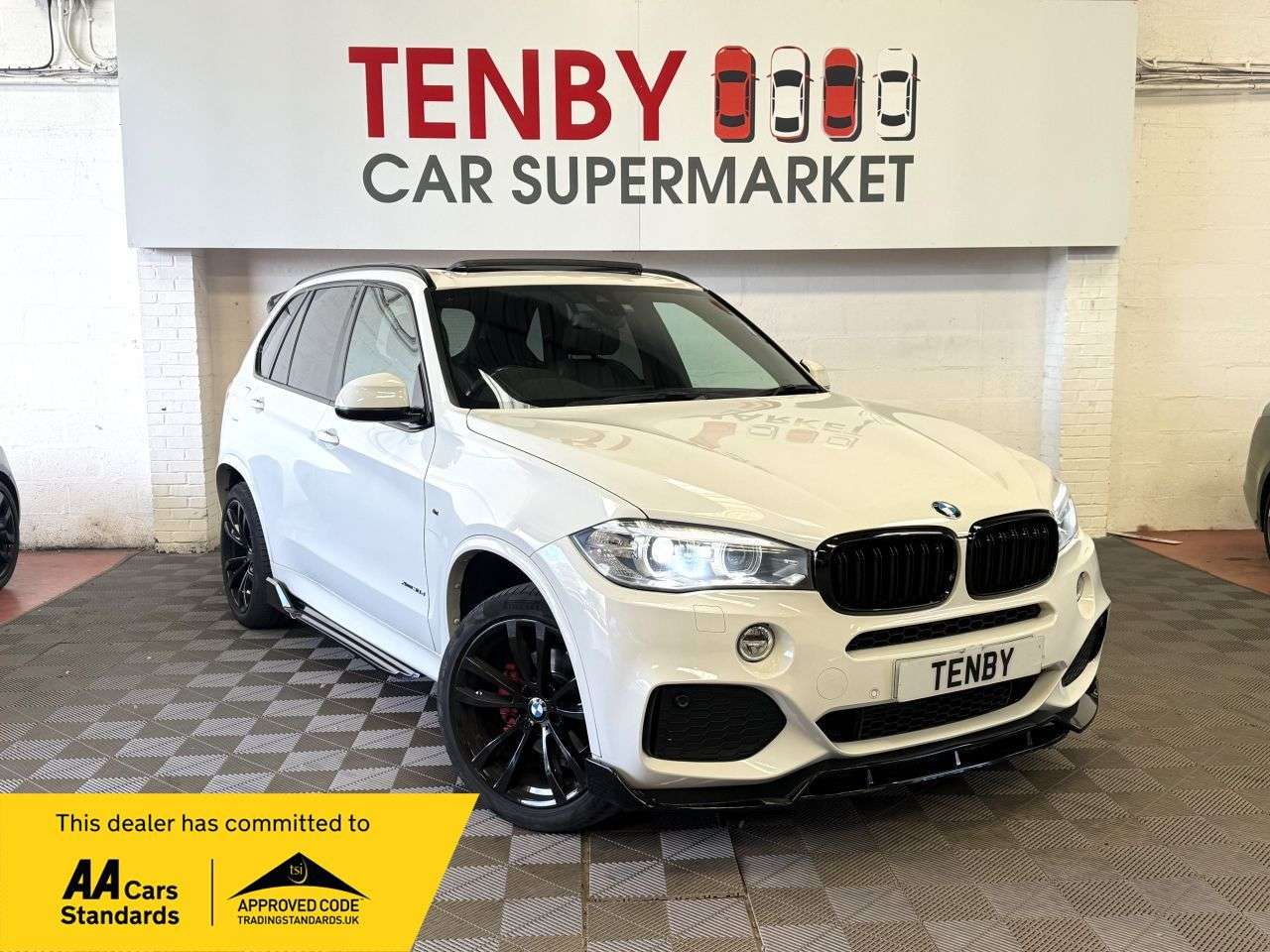 A 2018 BMW X5 3.0 30d M Sport SUV 5dr Diesel Auto xDrive Euro 6 (s/s) (258 ps) REV CAMERA A 2018 BMW X5 3.0 30d M Sport SUV 5dr Diesel Auto xDrive Euro 6 (s/s) (258 ps) REV CAMERA