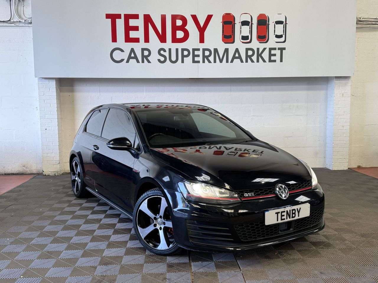 A 2014 VOLKSWAGEN GOLF 2.0 TSI BlueMotion Tech GTI Launch Hatchback 3dr Petrol DSG Euro 6 (s/s) (2 A 2014 VOLKSWAGEN GOLF 2.0 TSI BlueMotion Tech GTI Launch Hatchback 3dr Petrol DSG Euro 6 (s/s) (2