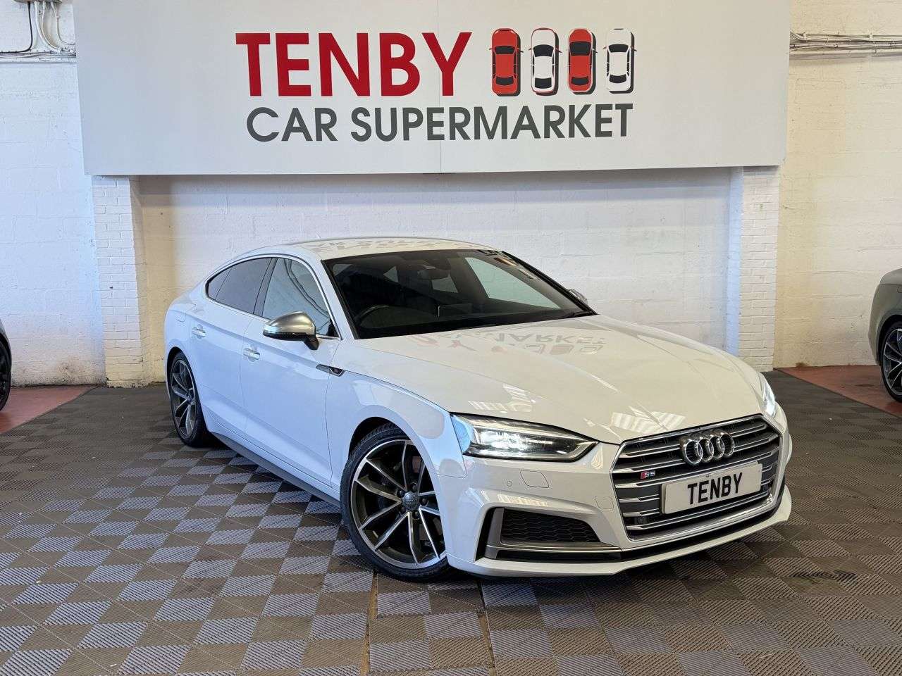 A 2017 AUDI S5 3.0 TFSI V6 Sportback 5dr Petrol Tiptronic quattro Euro 6 (s/s) (354 ps) FM A 2017 AUDI S5 3.0 TFSI V6 Sportback 5dr Petrol Tiptronic quattro Euro 6 (s/s) (354 ps) FM