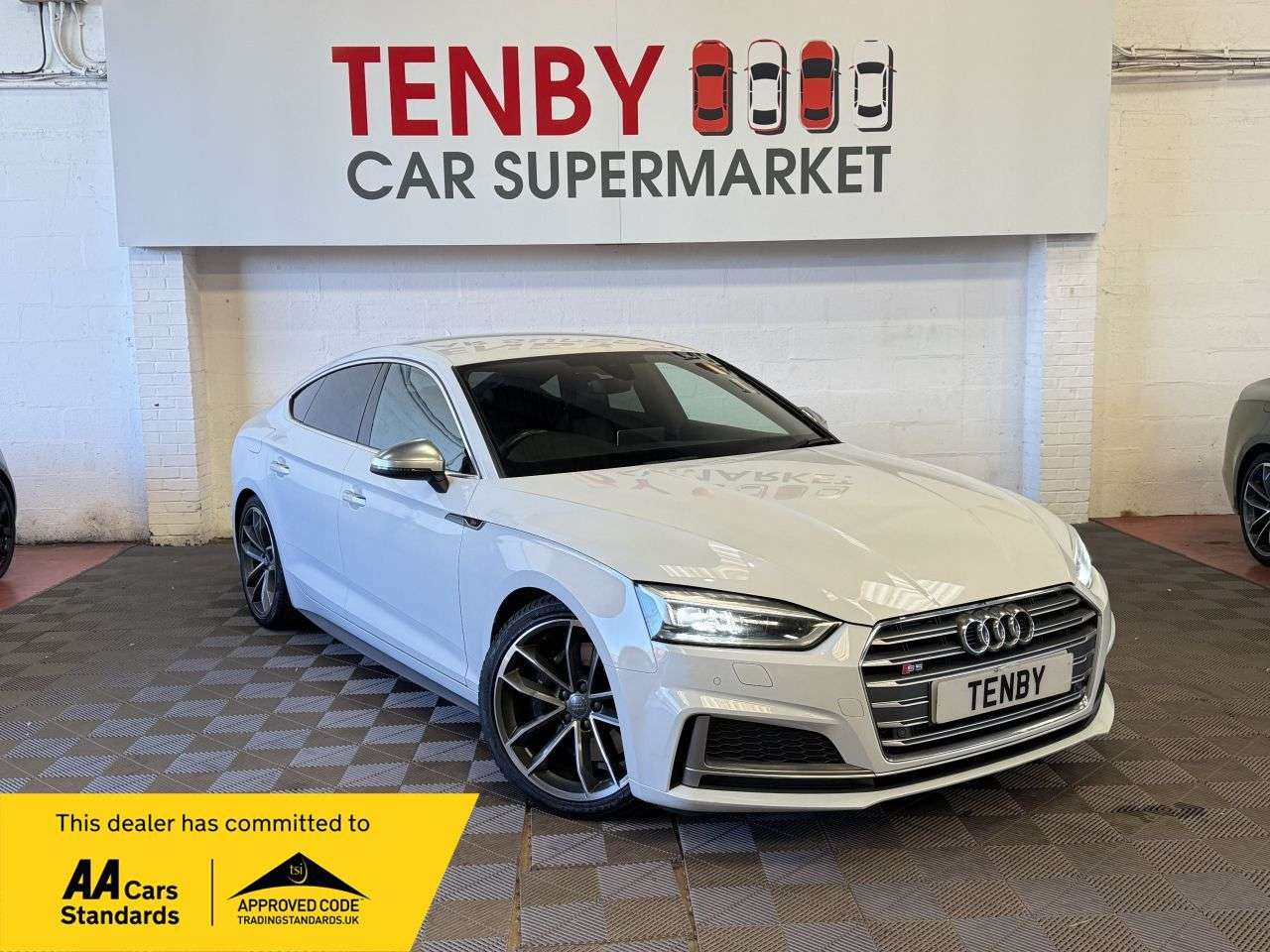 A 2017 AUDI S5 3.0 TFSI V6 Sportback 5dr Petrol Tiptronic quattro Euro 6 (s/s) (354 ps) FM A 2017 AUDI S5 3.0 TFSI V6 Sportback 5dr Petrol Tiptronic quattro Euro 6 (s/s) (354 ps) FM