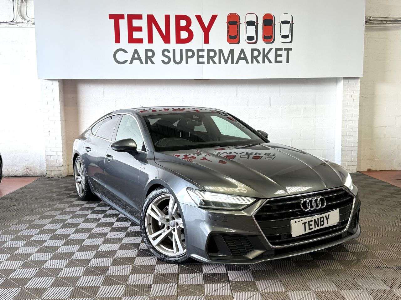 A 2019 AUDI A7 2.0 TDI 40 S line Sportback 5dr Diesel S Tronic Euro 6 (s/s) (204 ps) REV C A 2019 AUDI A7 2.0 TDI 40 S line Sportback 5dr Diesel S Tronic Euro 6 (s/s) (204 ps) REV C