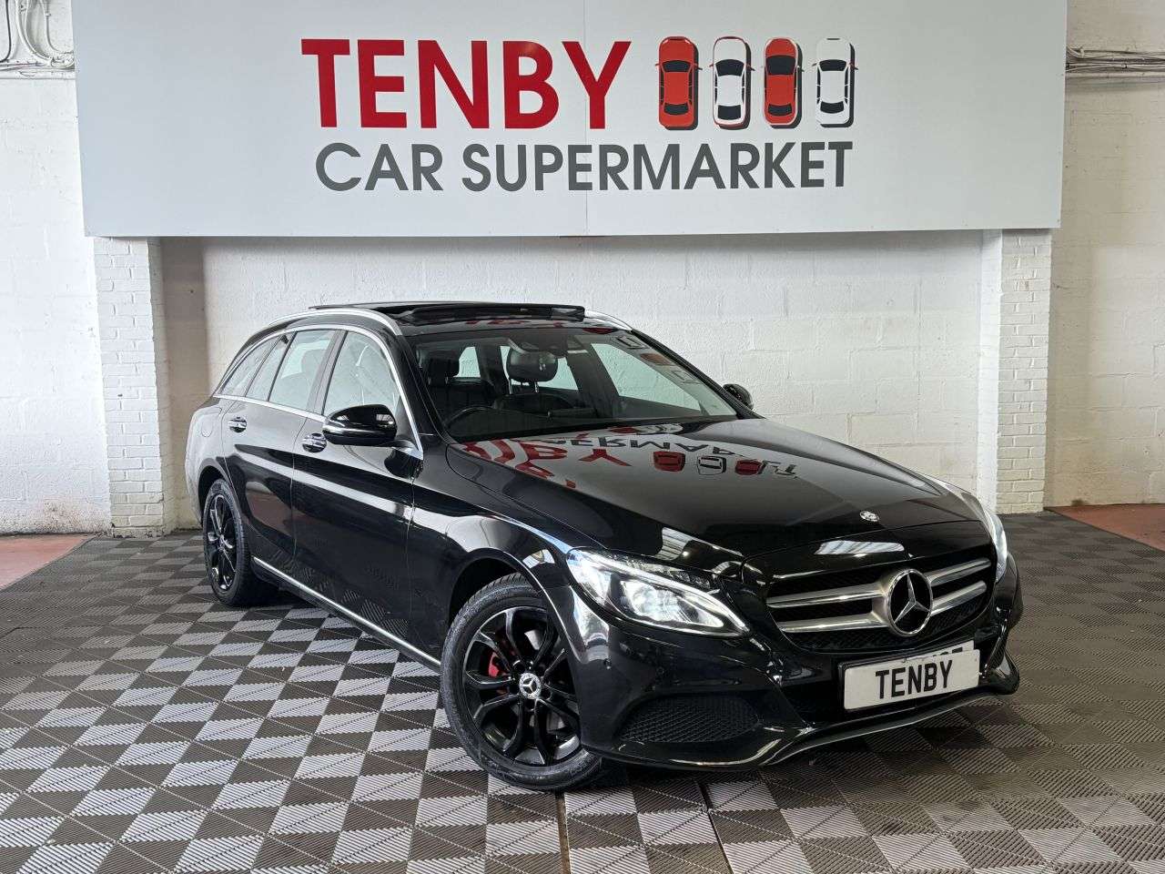A 2017 MERCEDES-BENZ C CLASS 2.1 C220d Sport (Premium) Estate 5dr Diesel G-Tronic+ 4MATIC Euro 6 (s/s) ( A 2017 MERCEDES-BENZ C CLASS 2.1 C220d Sport (Premium) Estate 5dr Diesel G-Tronic+ 4MATIC Euro 6 (s/s) (