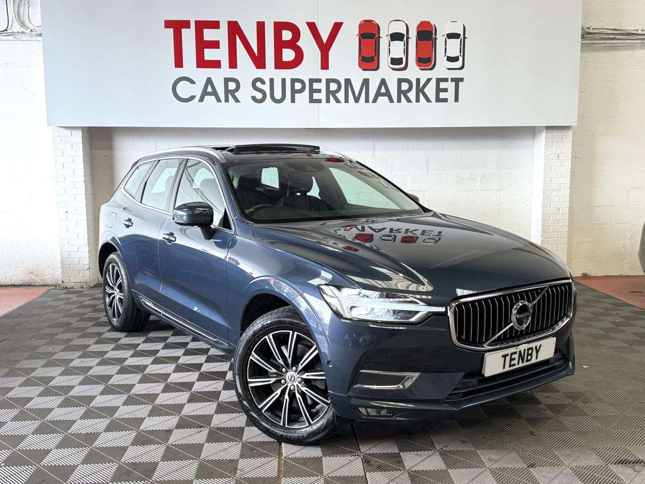A 2018 VOLVO XC60 2.0 D5 PowerPulse Inscription SUV 5dr Diesel Auto AWD Euro 6 (s/s) (235 ps) A 2018 VOLVO XC60 2.0 D5 PowerPulse Inscription SUV 5dr Diesel Auto AWD Euro 6 (s/s) (235 ps)