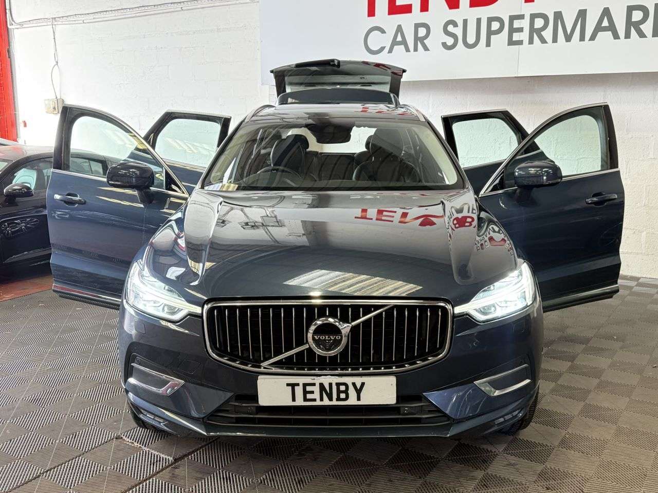 2018 VOLVO XC60 2018 VOLVO XC60
