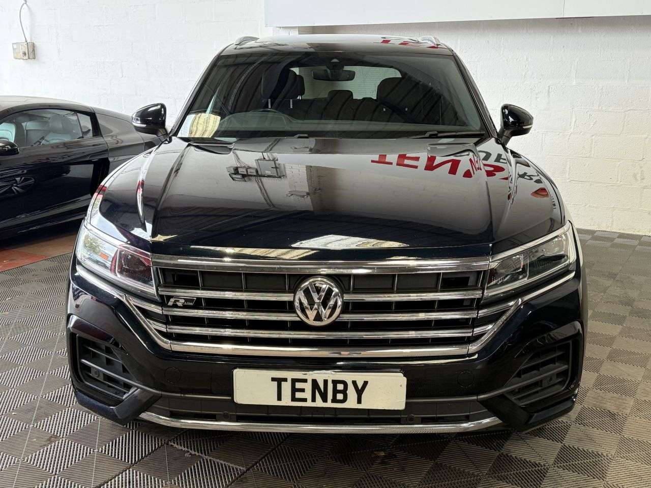 A 2019 VOLKSWAGEN TOUAREG 3.0 TDI V6 R-Line Tech SUV 5dr Diesel Tiptronic 4Motion Euro 6 (s/s) (231 p A 2019 VOLKSWAGEN TOUAREG 3.0 TDI V6 R-Line Tech SUV 5dr Diesel Tiptronic 4Motion Euro 6 (s/s) (231 p