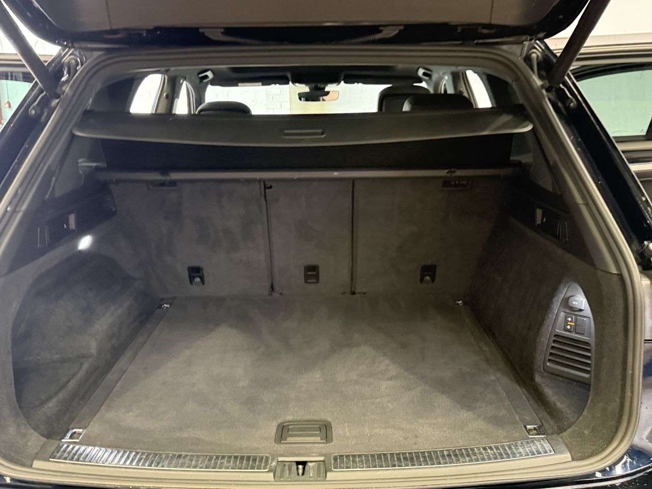 2019 VOLKSWAGEN TOUAREG 2019 VOLKSWAGEN TOUAREG