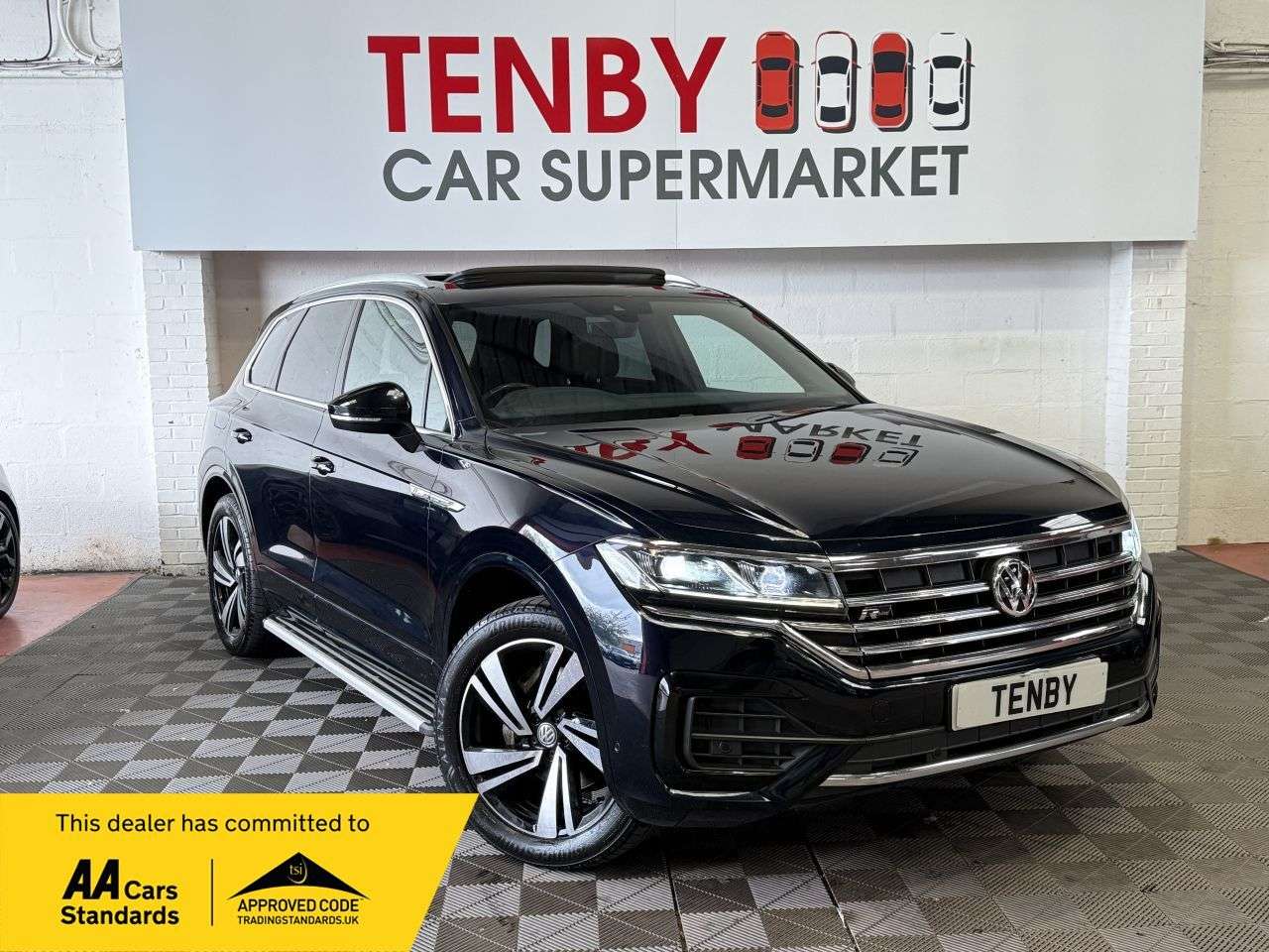 A 2019 VOLKSWAGEN TOUAREG 3.0 TDI V6 R-Line Tech SUV 5dr Diesel Tiptronic 4Motion Euro 6 (s/s) (231 p A 2019 VOLKSWAGEN TOUAREG 3.0 TDI V6 R-Line Tech SUV 5dr Diesel Tiptronic 4Motion Euro 6 (s/s) (231 p