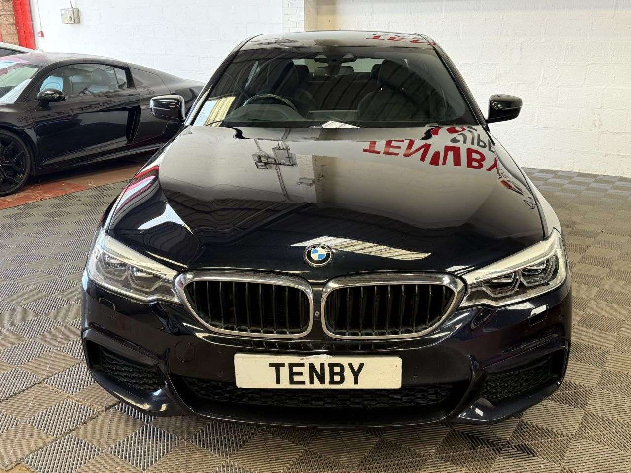 A 2018 BMW 5 SERIES 3.0 540i GPF M Sport Saloon 4dr Petrol Auto xDrive Euro 6 (s/s) (340 ps) TE A 2018 BMW 5 SERIES 3.0 540i GPF M Sport Saloon 4dr Petrol Auto xDrive Euro 6 (s/s) (340 ps) TE