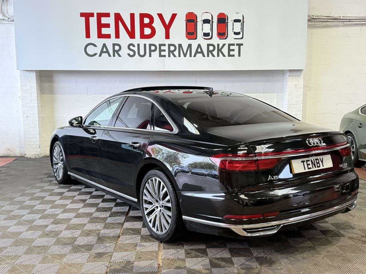 2018 AUDI A8 2018 AUDI A8