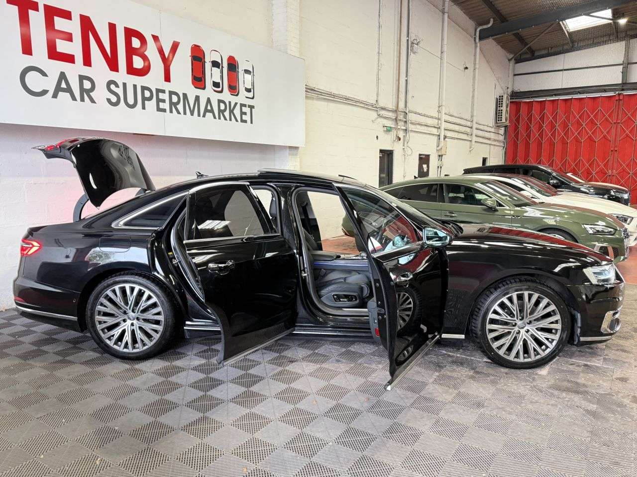 2018 AUDI A8 2018 AUDI A8