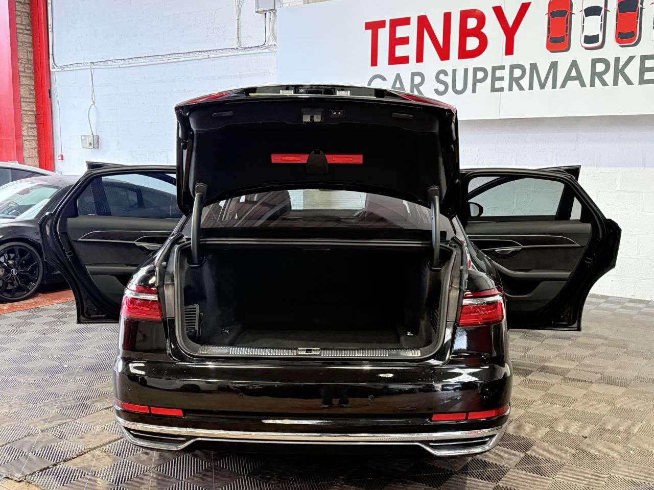 2018 AUDI A8 2018 AUDI A8
