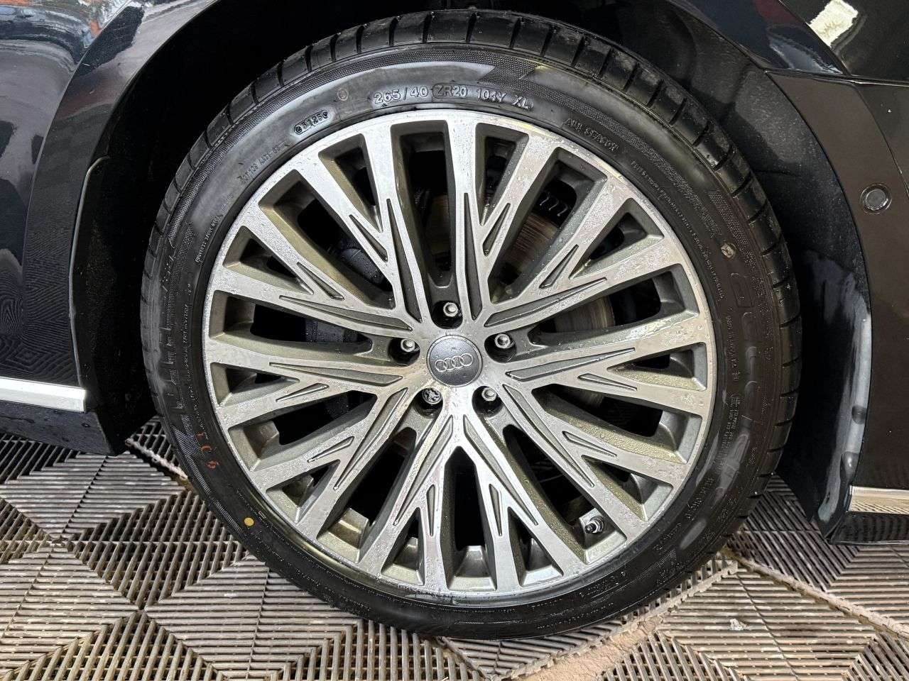 2018 AUDI A8 2018 AUDI A8