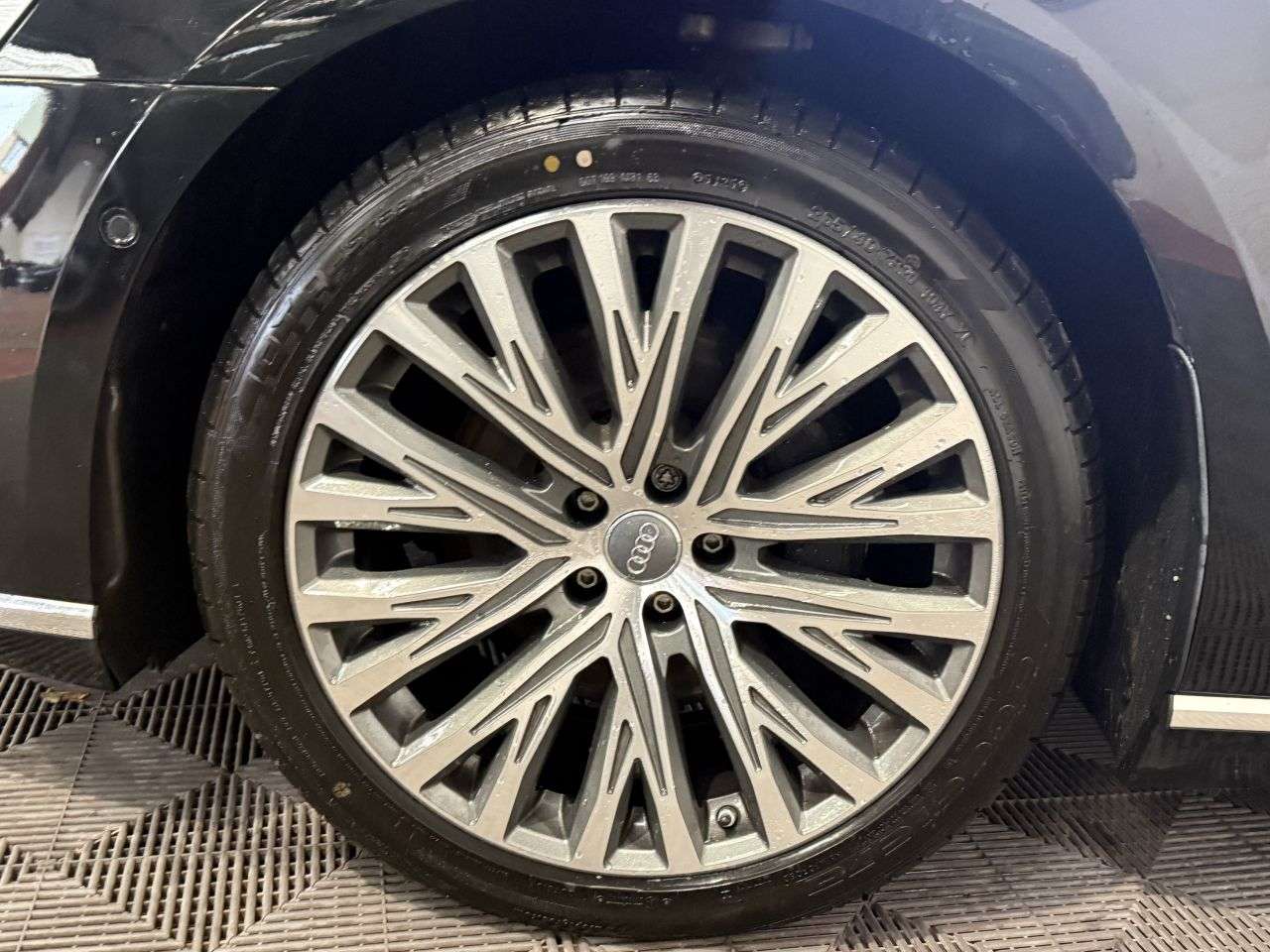 2018 AUDI A8 2018 AUDI A8