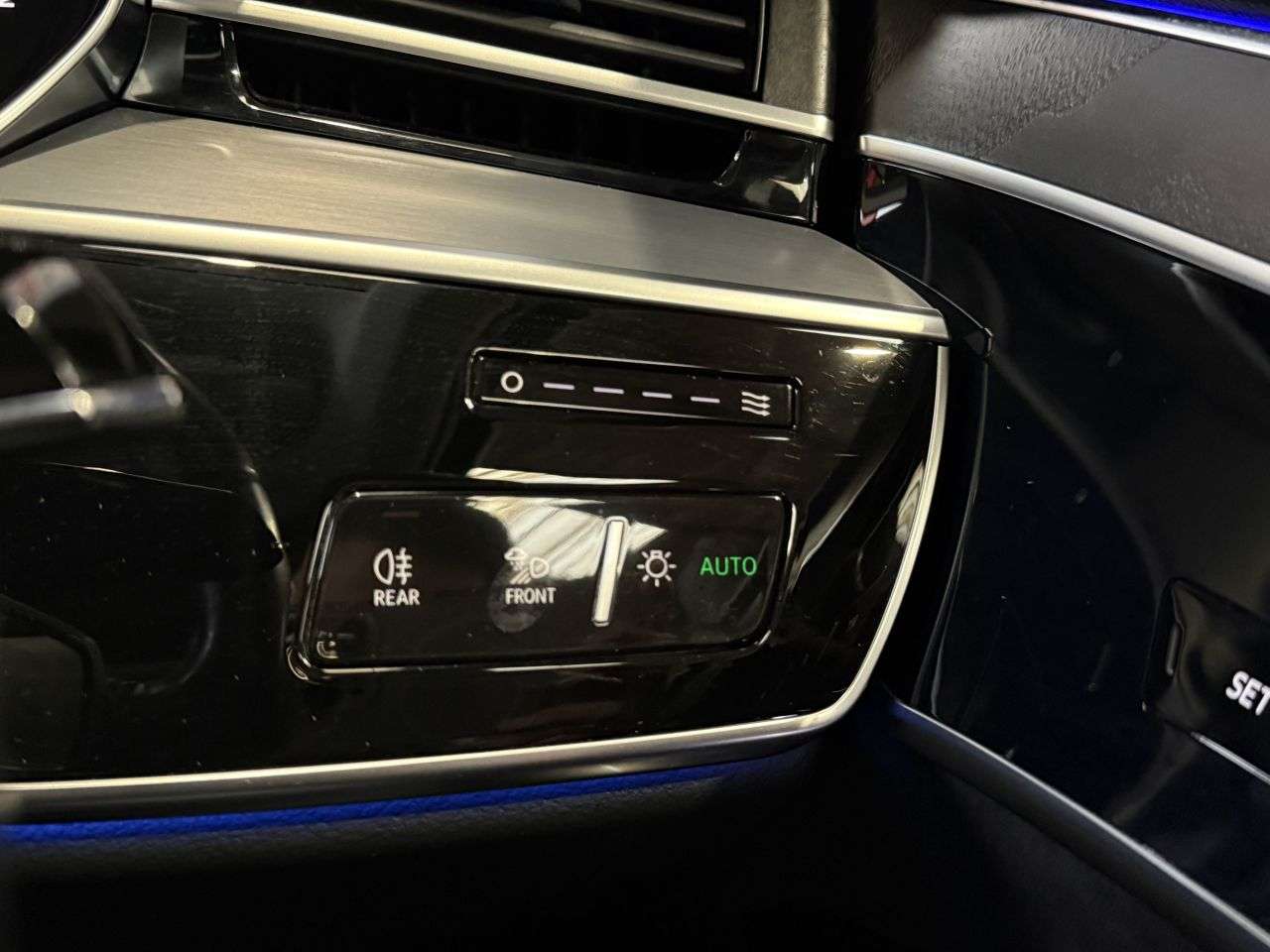 2018 AUDI A8 2018 AUDI A8