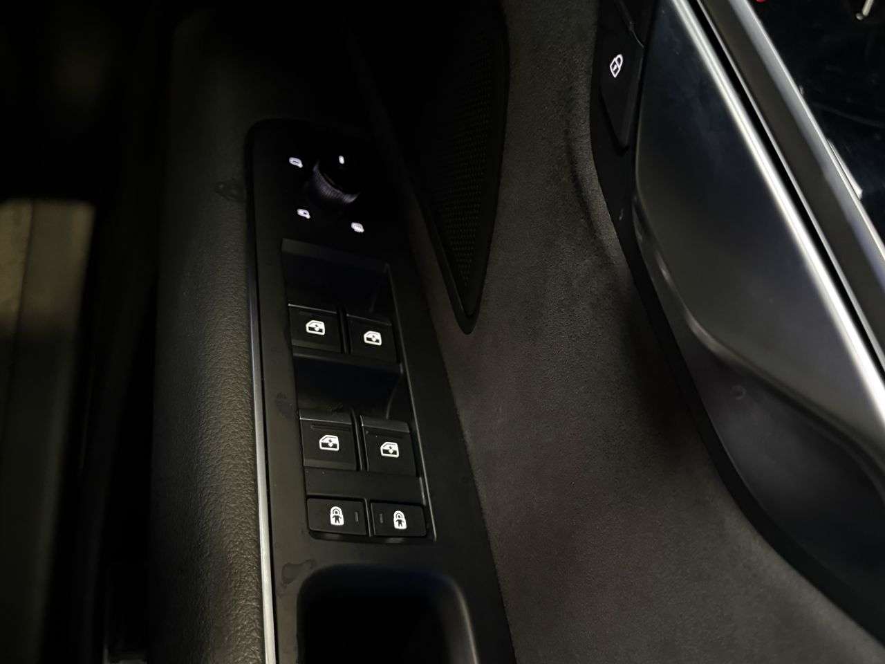 2018 AUDI A8 2018 AUDI A8