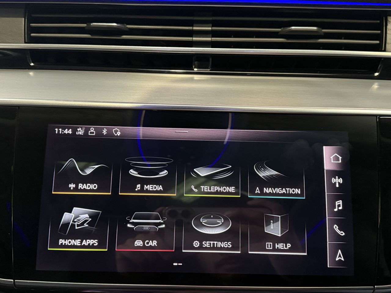 2018 AUDI A8 2018 AUDI A8