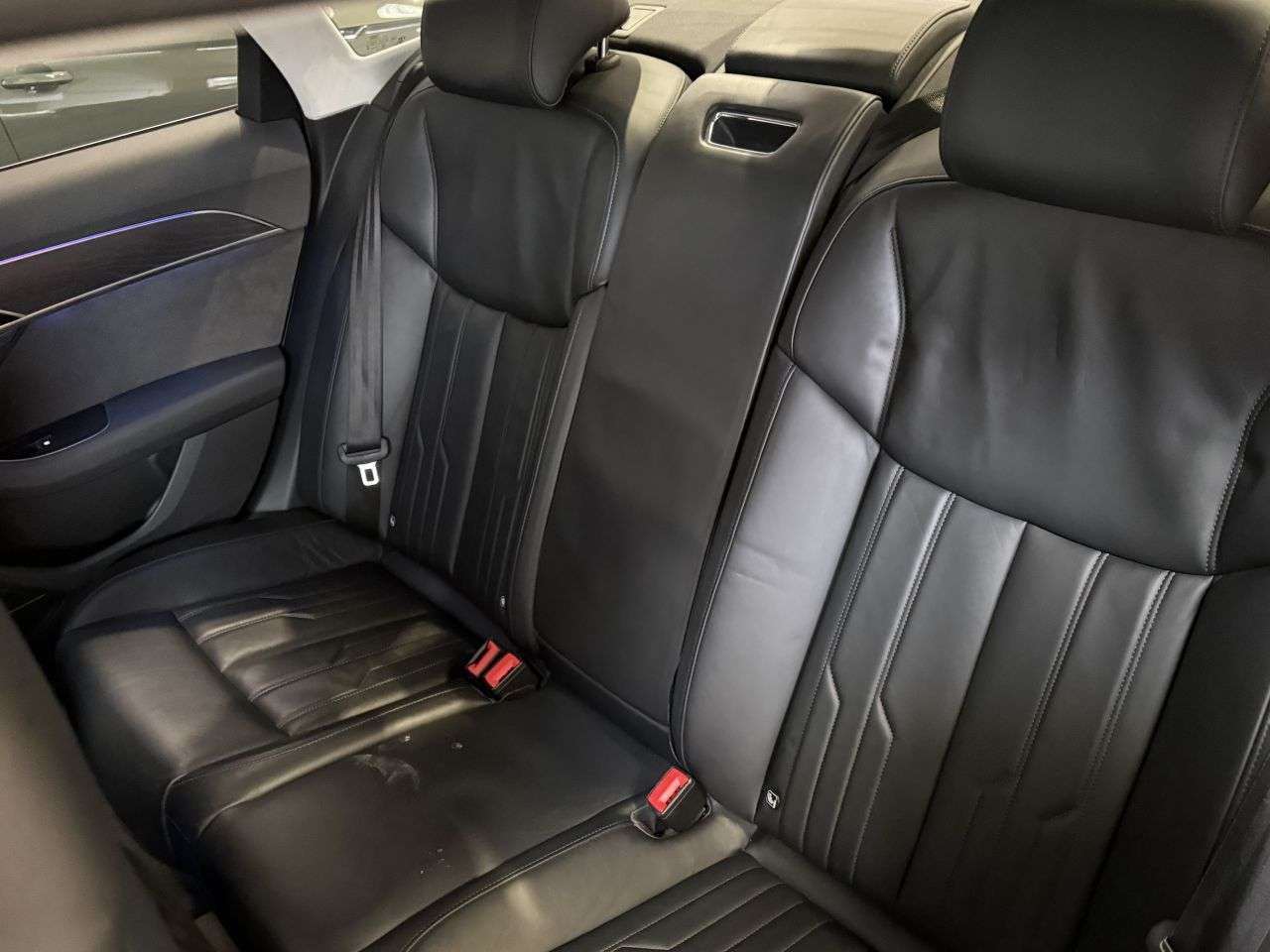 2018 AUDI A8 2018 AUDI A8