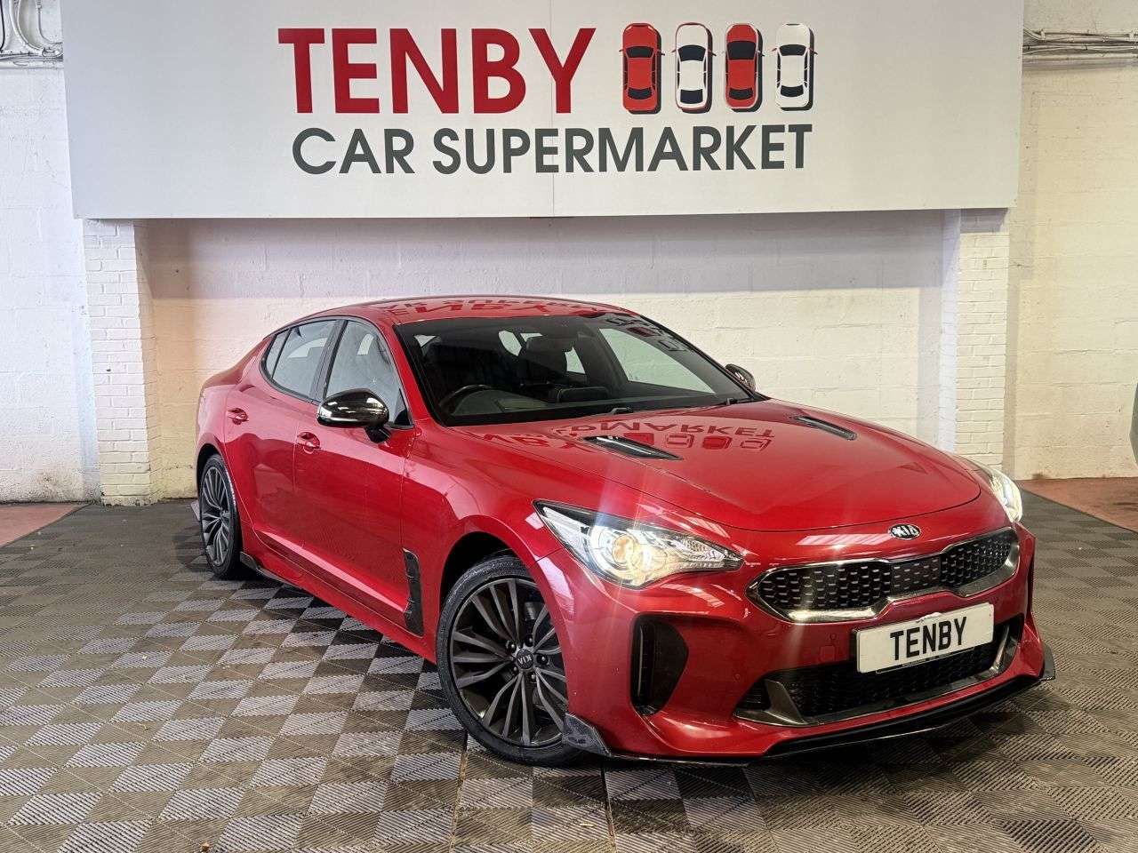 A 2018 KIA STINGER 2.2 CRDi GT-Line Gran Turismo 5dr Diesel Auto Euro 6 (s/s) (197 bhp) A 2018 KIA STINGER 2.2 CRDi GT-Line Gran Turismo 5dr Diesel Auto Euro 6 (s/s) (197 bhp)