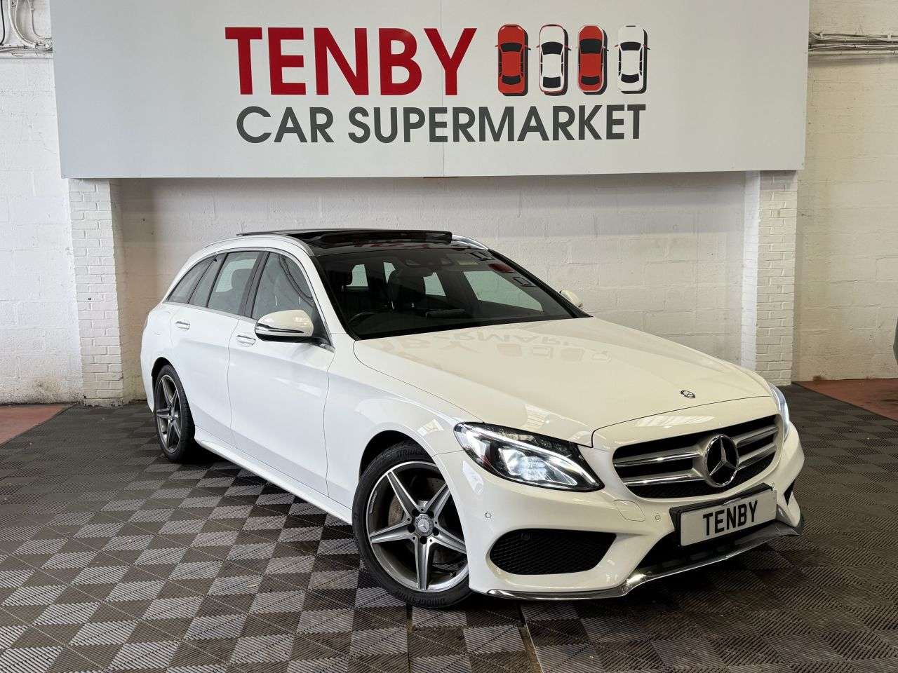 A 2016 MERCEDES-BENZ C CLASS 2.1 C250d AMG Line (Premium Plus) Estate 5dr Diesel 7G-Tronic+ Euro 6 (s/s) A 2016 MERCEDES-BENZ C CLASS 2.1 C250d AMG Line (Premium Plus) Estate 5dr Diesel 7G-Tronic+ Euro 6 (s/s)