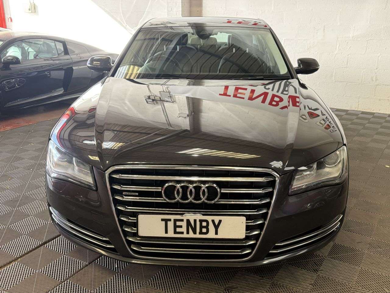 A 2010 AUDI A8 3.0 TDI V6 Executive SE Saloon 4dr Diesel Tiptronic quattro Euro 5 (s/s) (2 A 2010 AUDI A8 3.0 TDI V6 Executive SE Saloon 4dr Diesel Tiptronic quattro Euro 5 (s/s) (2