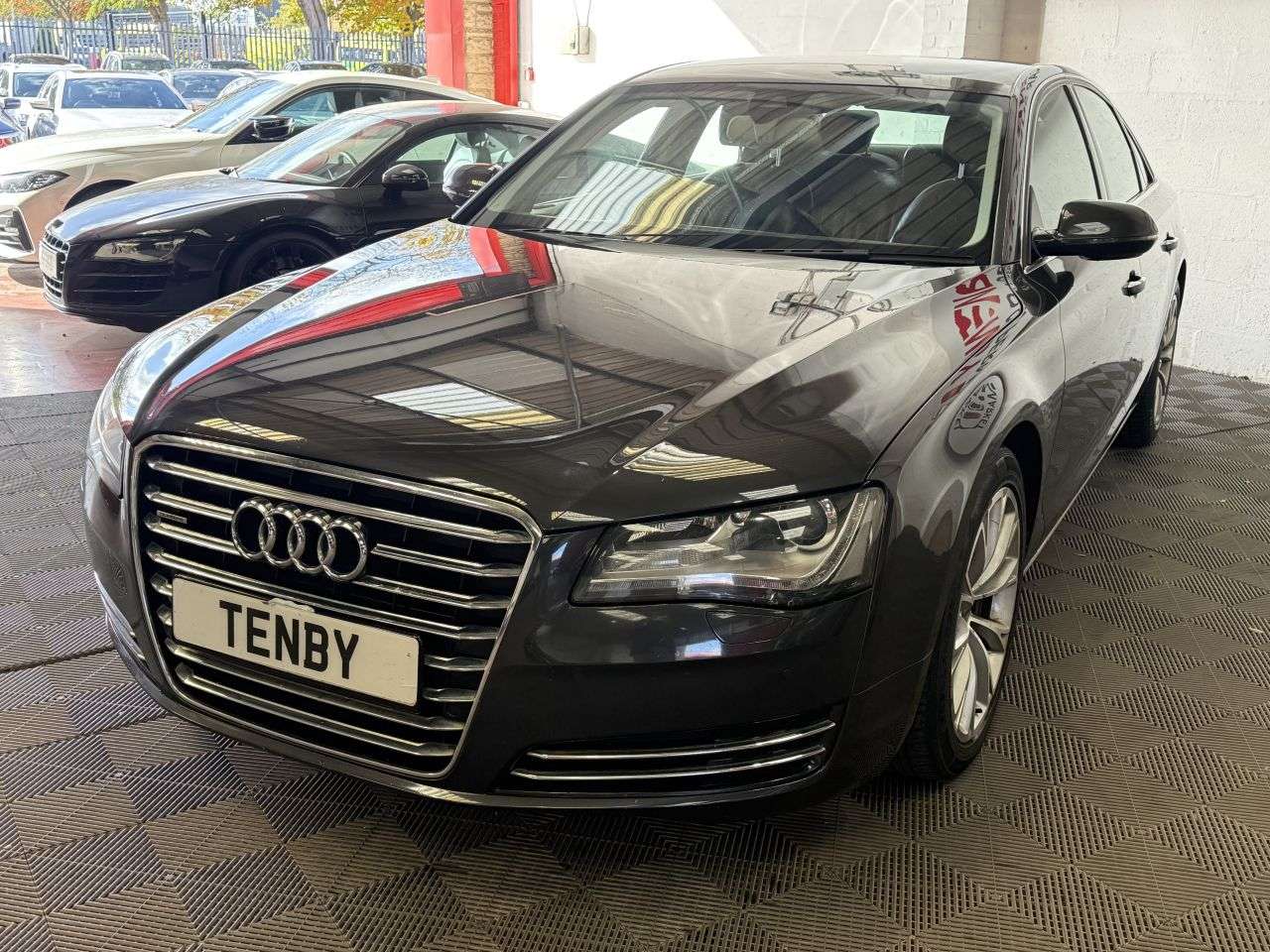 A 2010 AUDI A8 3.0 TDI V6 Executive SE Saloon 4dr Diesel Tiptronic quattro Euro 5 (s/s) (2 A 2010 AUDI A8 3.0 TDI V6 Executive SE Saloon 4dr Diesel Tiptronic quattro Euro 5 (s/s) (2
