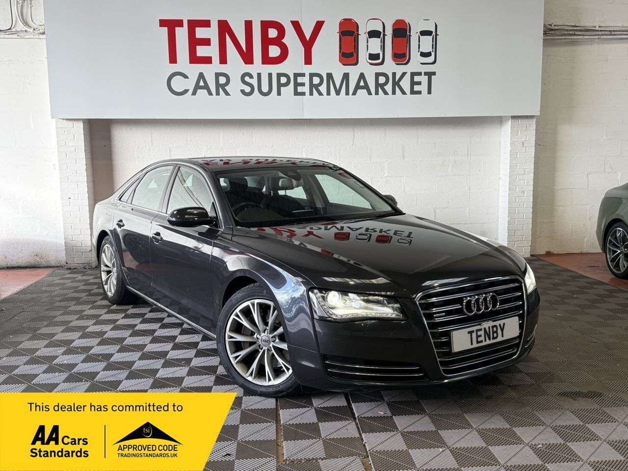 A 2010 AUDI A8 3.0 TDI V6 Executive SE Saloon 4dr Diesel Tiptronic quattro Euro 5 (s/s) (2 A 2010 AUDI A8 3.0 TDI V6 Executive SE Saloon 4dr Diesel Tiptronic quattro Euro 5 (s/s) (2