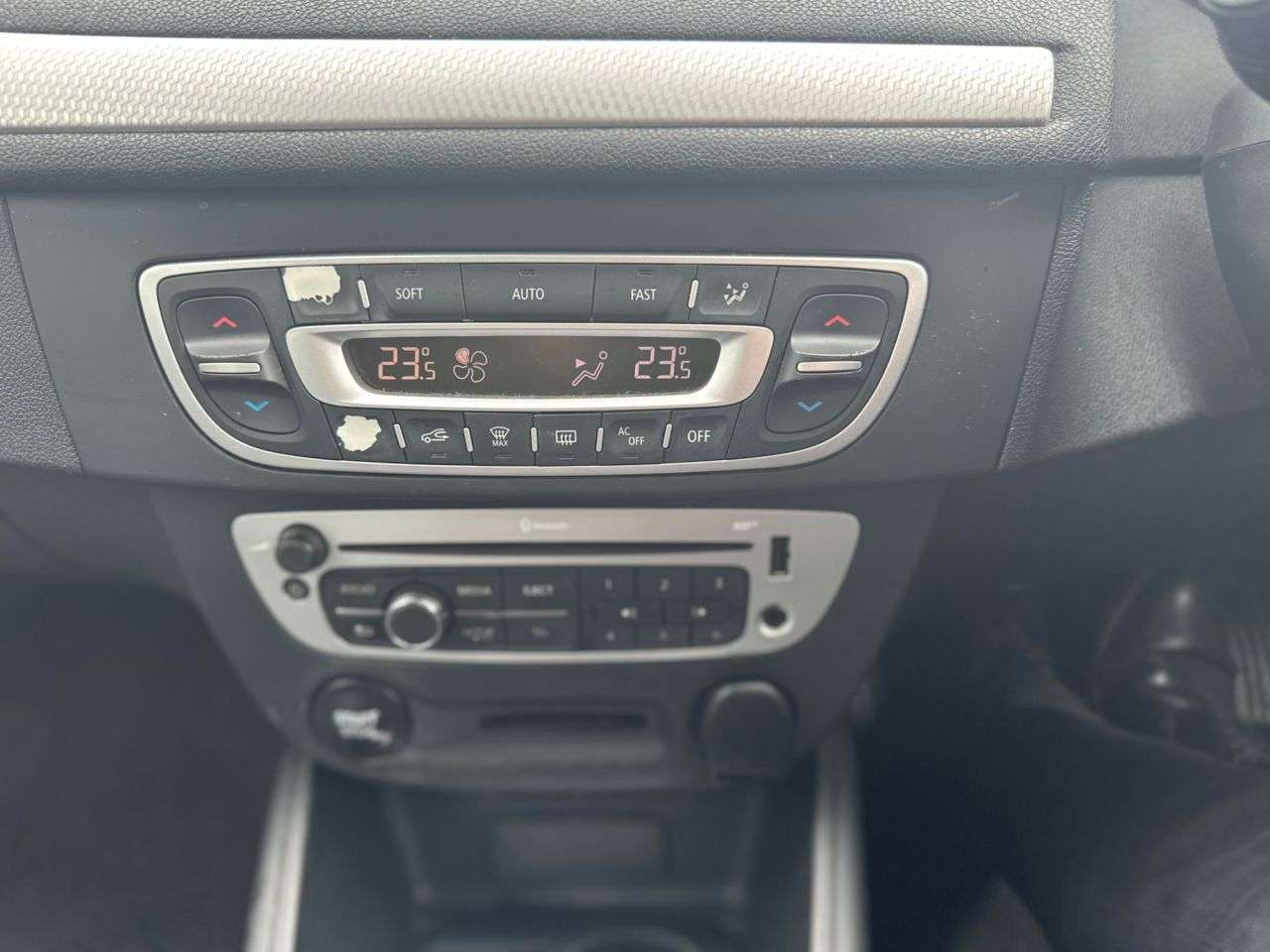 2014 RENAULT MEGANE 2014 RENAULT MEGANE