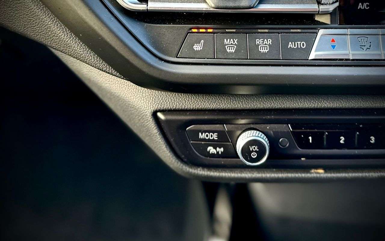 2021 BMW 1 SERIES 2021 BMW 1 SERIES