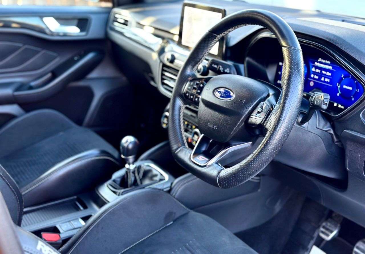 A 2022 FORD FOCUS 2.0 EcoBlue ST ONE OWNER FROM NEW! A 2022 FORD FOCUS 2.0 EcoBlue ST ONE OWNER FROM NEW!