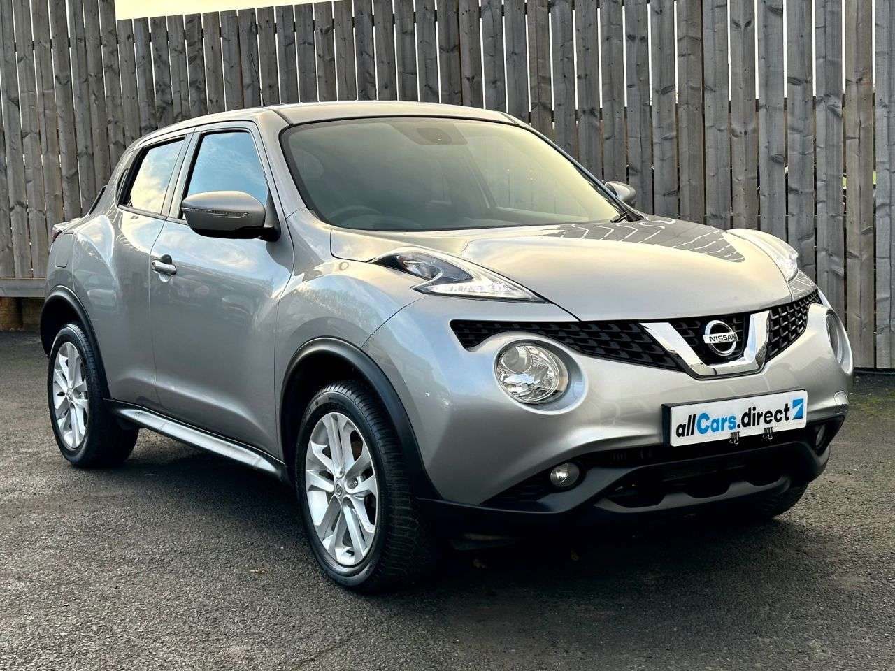 A 2017 NISSAN JUKE 1.2 DIG-T N-Connecta FSH! A 2017 NISSAN JUKE 1.2 DIG-T N-Connecta FSH!
