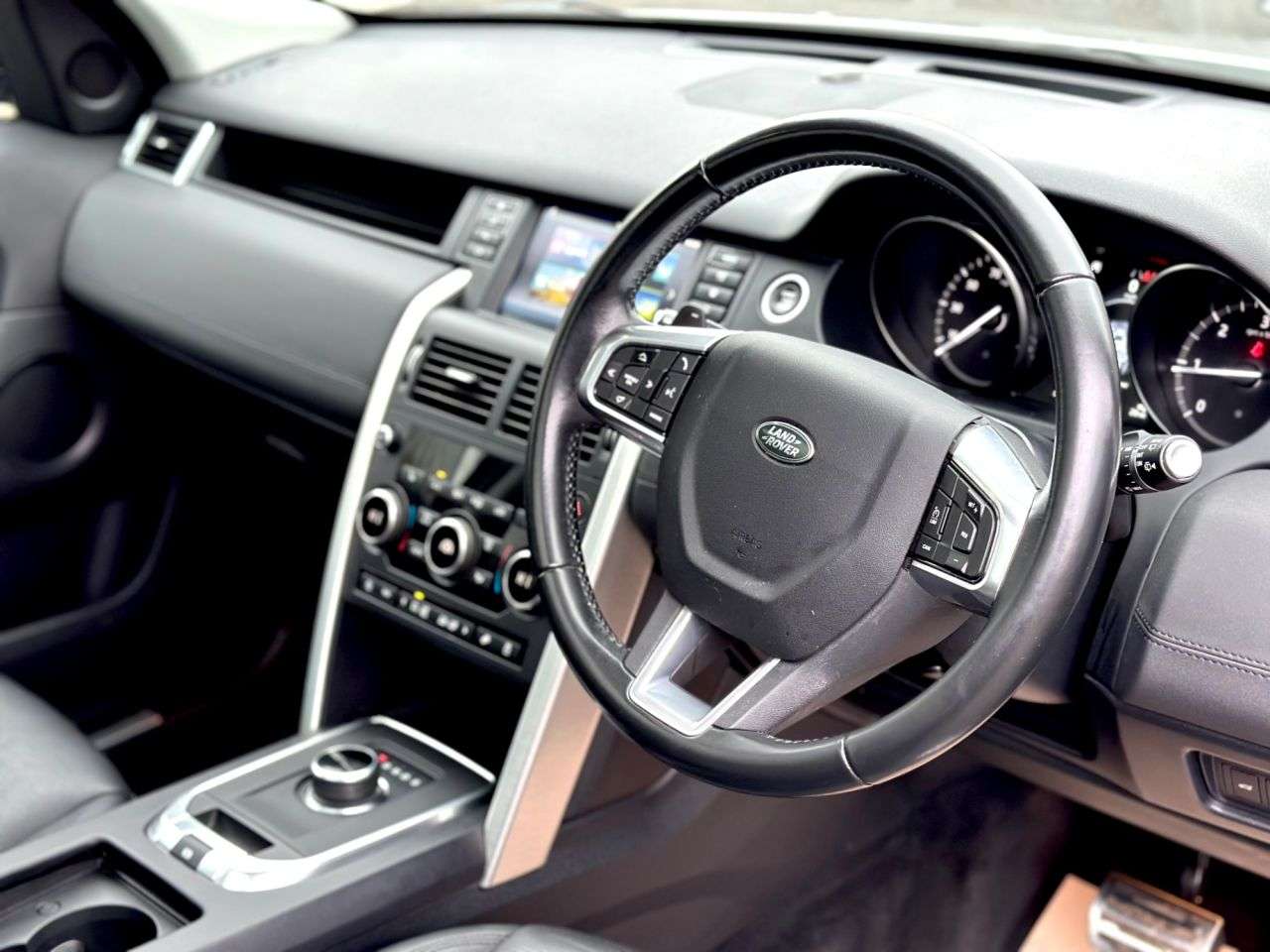 A 2018 LAND ROVER DISCOVERY SPORT 2.0 TD4 HSE Black GREAT VALUE 7 SEATER! A 2018 LAND ROVER DISCOVERY SPORT 2.0 TD4 HSE Black GREAT VALUE 7 SEATER!