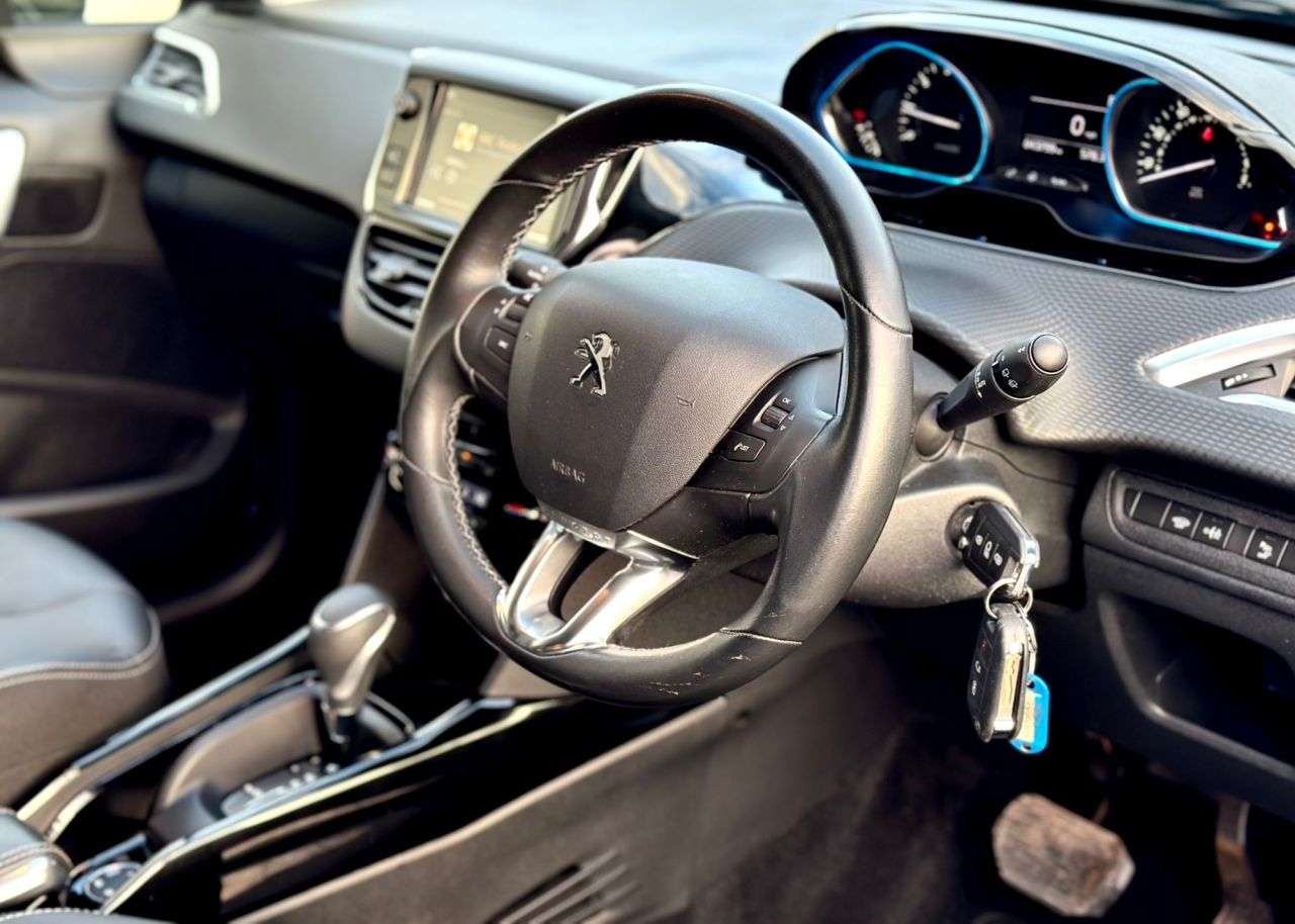 A 2017 PEUGEOT 2008 1.2 PureTech Allure FULL PEUGEOT HISTORY! A 2017 PEUGEOT 2008 1.2 PureTech Allure FULL PEUGEOT HISTORY!