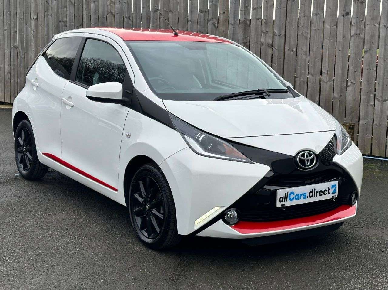 A 2017 TOYOTA AYGO 1.0 VVT-i x-press FULL TOYOTA SERVICE HISTORY!! A 2017 TOYOTA AYGO 1.0 VVT-i x-press FULL TOYOTA SERVICE HISTORY!!