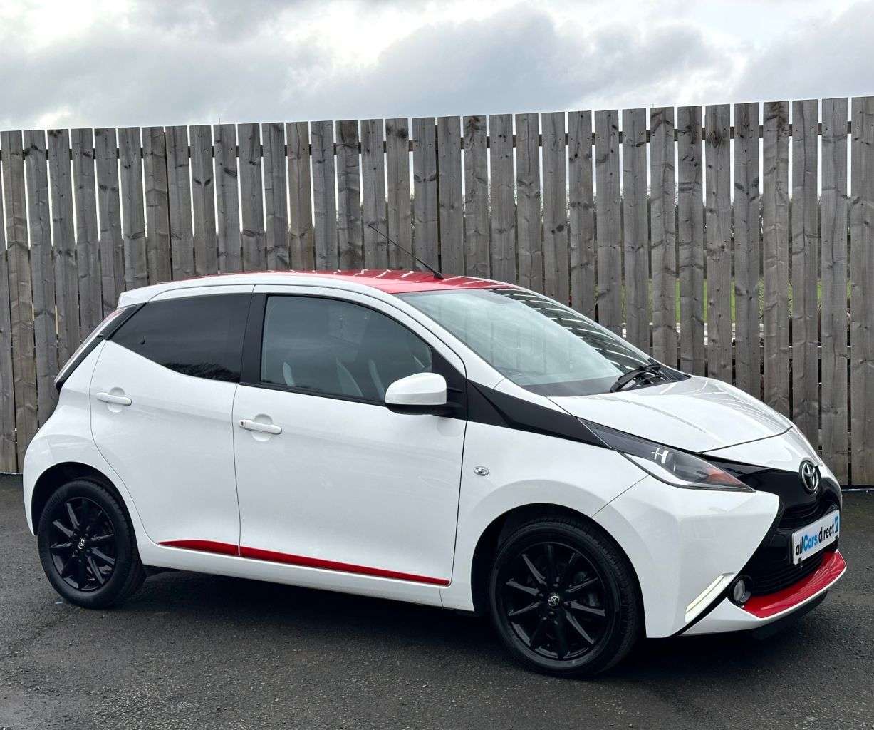A 2017 TOYOTA AYGO 1.0 VVT-i x-press FULL TOYOTA SERVICE HISTORY!! A 2017 TOYOTA AYGO 1.0 VVT-i x-press FULL TOYOTA SERVICE HISTORY!!