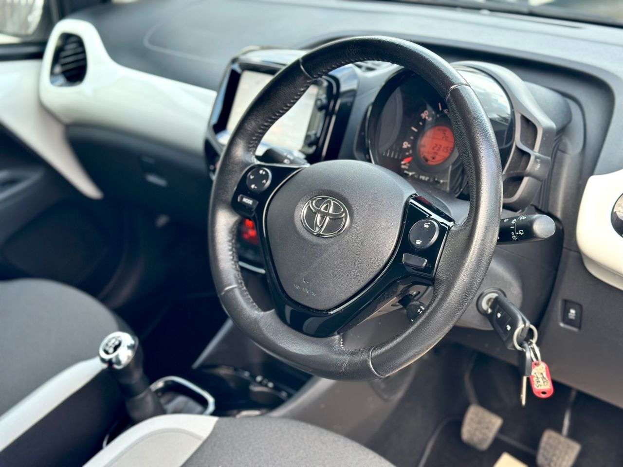 A 2017 TOYOTA AYGO 1.0 VVT-i x-press FULL TOYOTA SERVICE HISTORY!! A 2017 TOYOTA AYGO 1.0 VVT-i x-press FULL TOYOTA SERVICE HISTORY!!